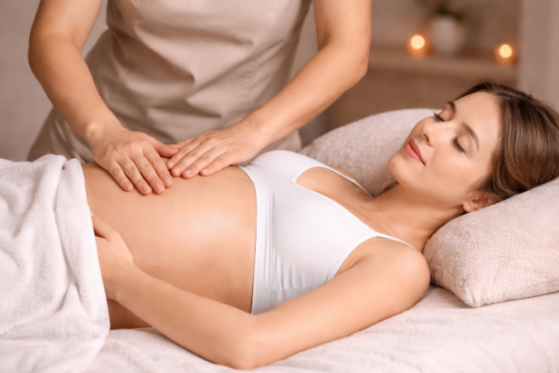massage prenatal femme enceinte